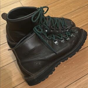 Danner Brown and Green Hiking Boots Durable Leather mountain light II Gortex